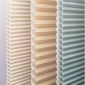 Picture of HunterDouglas Blinds.