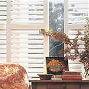 Picture of HunterDouglas Blinds.