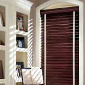 Picture of HunterDouglas Blinds.