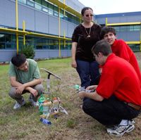 Students make hydrogen before the race