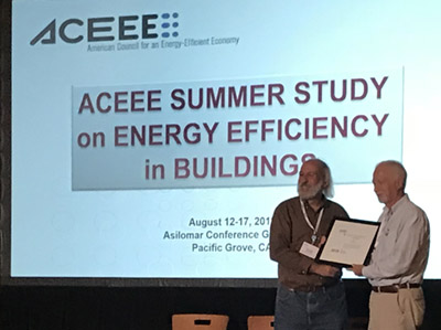 Danny Parker receives award from ACEEE